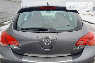Хэтчбек Opel Astra 2011 в Хусте