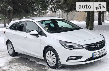 Универсал Opel Astra 2017 в Ровно