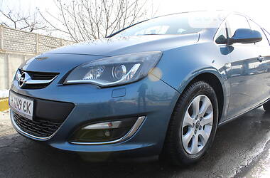 Универсал Opel Astra 2014 в Хмельницком