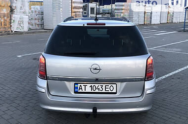 Універсал Opel Astra 2010 в Коломиї