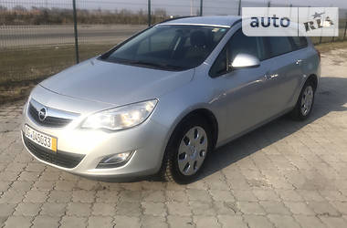 Универсал Opel Astra 2011 в Днепре