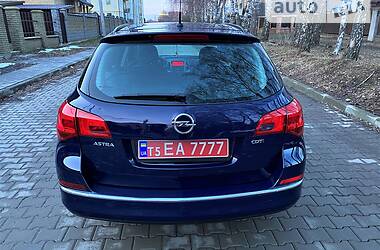 Универсал Opel Astra 2013 в Луцке