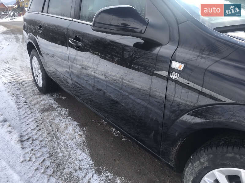 Універсал Opel Astra 2010 в Турці