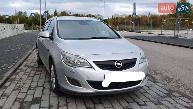 Opel Astra 2011