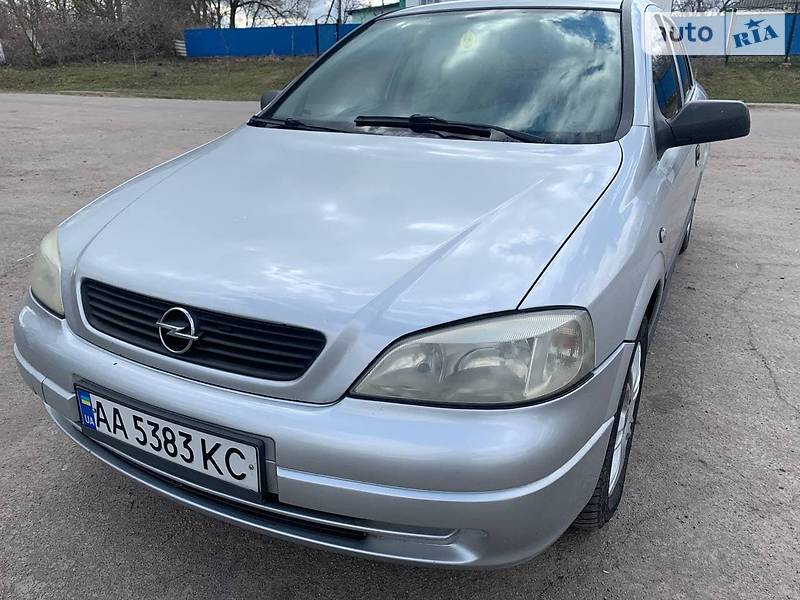 Седан Opel Astra 2005 в Киеве