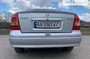 Седан Opel Astra 2005 в Киеве