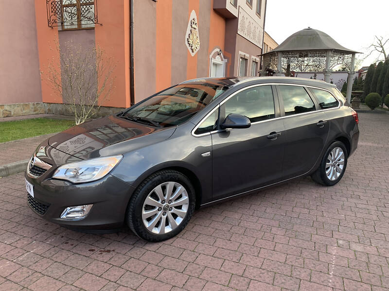 Універсал Opel Astra 2011 в Стрию