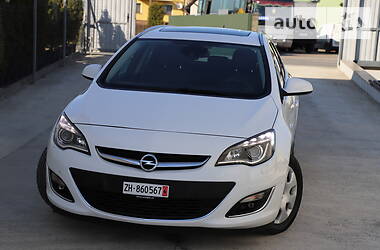 Универсал Opel Astra 2015 в Дрогобыче