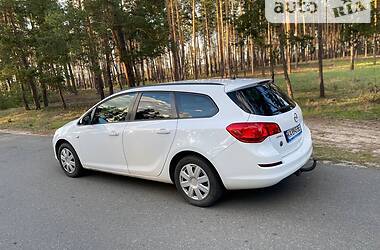 Универсал Opel Astra 2011 в Бородянке