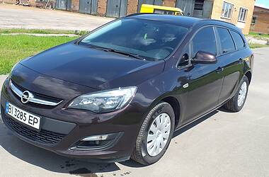 Универсал Opel Astra 2014 в Новых Санжарах