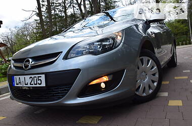 Универсал Opel Astra 2016 в Дрогобыче