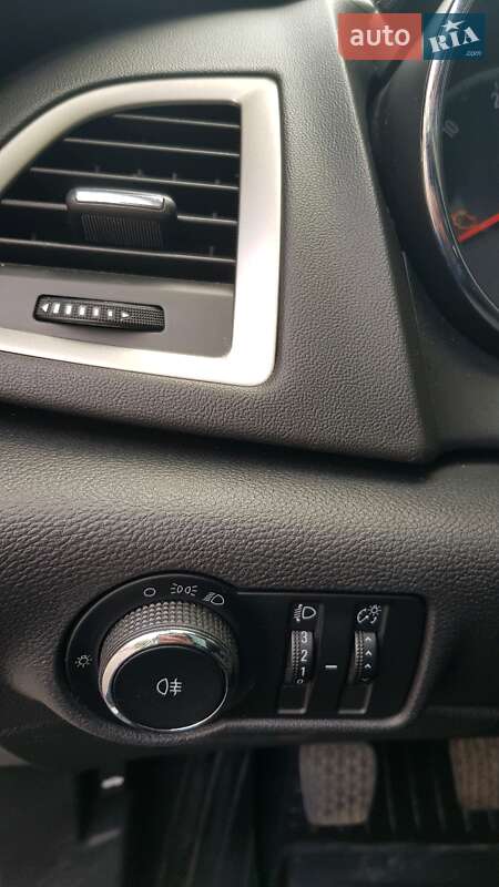 Универсал Opel Astra 2011 в Львове