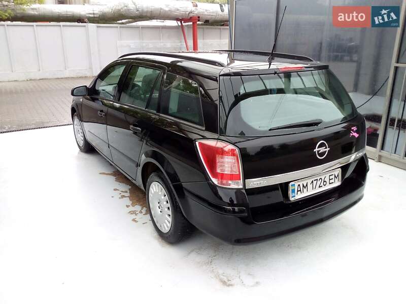 Универсал Opel Astra 2009 в Житомире
