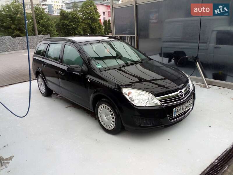 Универсал Opel Astra 2009 в Житомире