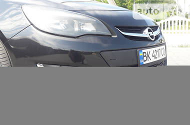 Универсал Opel Astra 2013 в Остроге