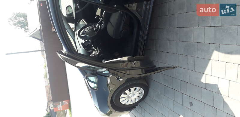 Универсал Opel Astra 2013 в Остроге