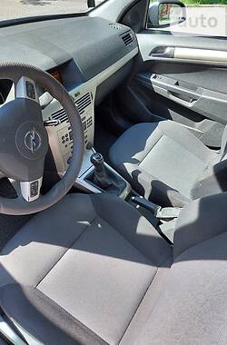 Хетчбек Opel Astra 2007 в 