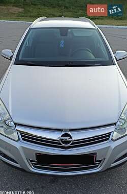 Универсал Opel Astra 2007 в Гадяче