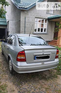 Седан Opel Astra 2004 в Ровно