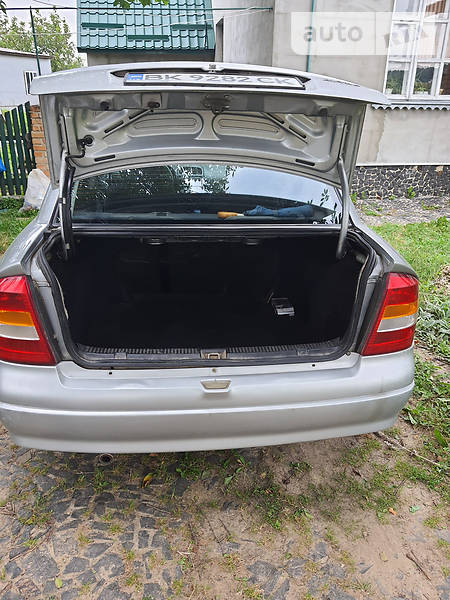 Седан Opel Astra 2004 в Ровно фото 7 Седан Opel Astra 2004 в Ровно