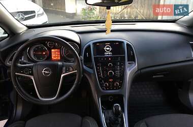 Универсал Opel Astra 2013 в 