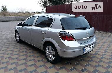 Хэтчбек Opel Astra 2011 в Гайсине