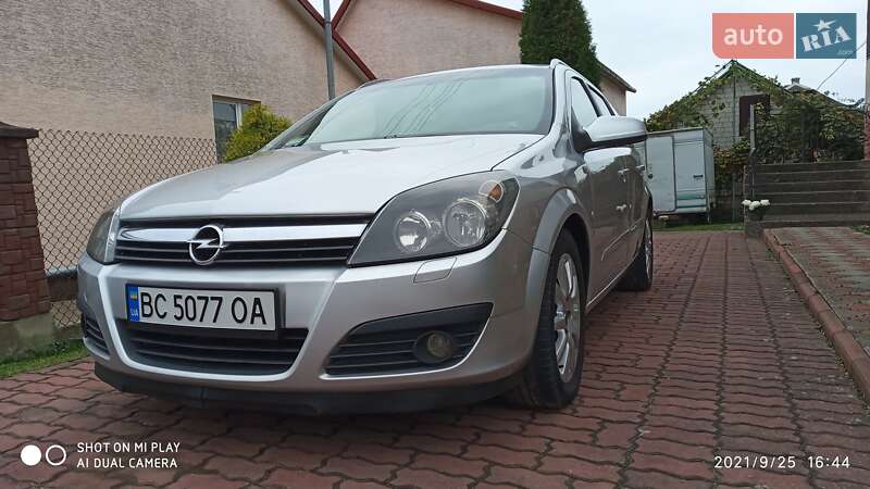Универсал Opel Astra 2006 в Львове