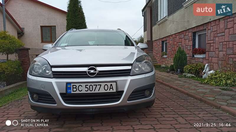 Универсал Opel Astra 2006 в Львове