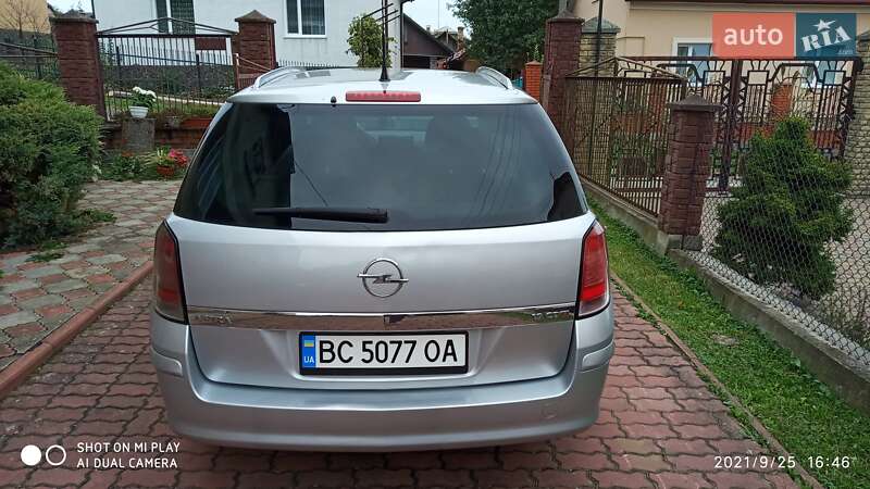 Универсал Opel Astra 2006 в Львове