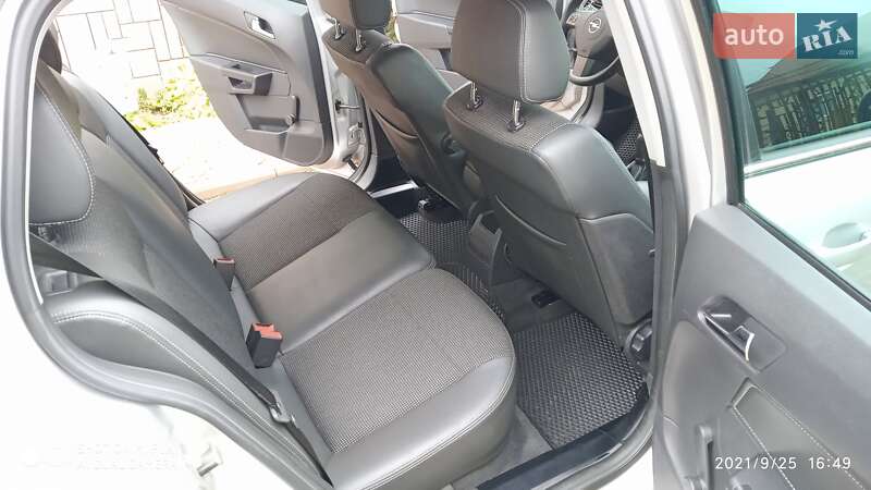 Универсал Opel Astra 2006 в Львове