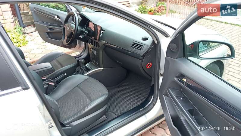 Универсал Opel Astra 2006 в Львове