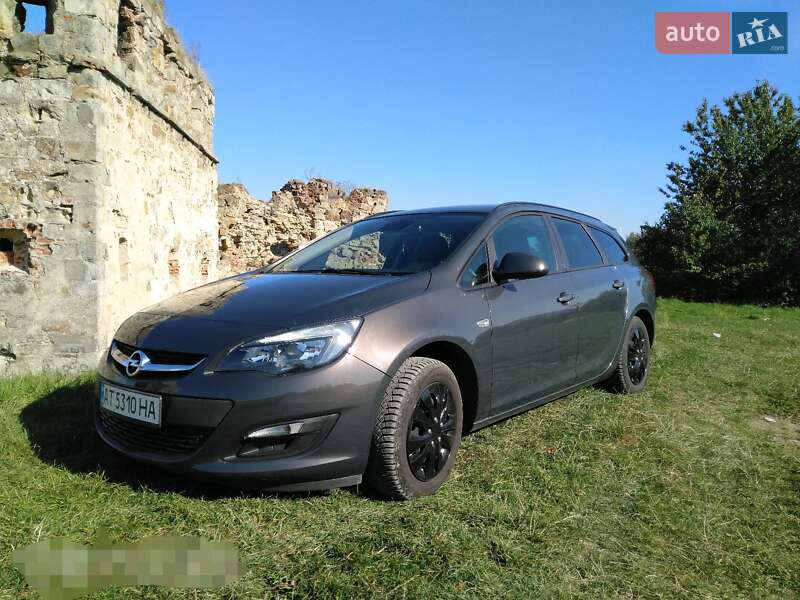 Універсал Opel Astra 2015 в Івано-Франківську