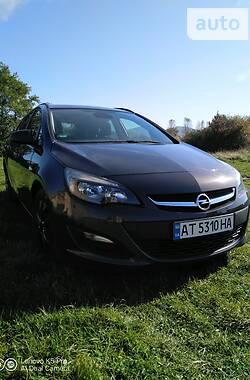 Універсал Opel Astra 2015 в Івано-Франківську