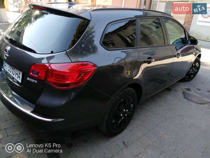 Універсал Opel Astra 2015 в Івано-Франківську