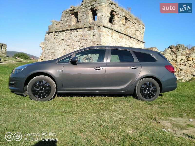 Універсал Opel Astra 2015 в Івано-Франківську