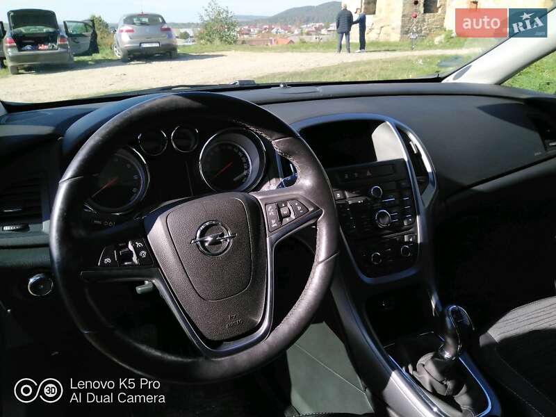 Универсал Opel Astra 2015 в Ивано-Франковске