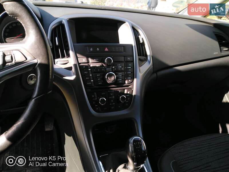 Універсал Opel Astra 2015 в Івано-Франківську