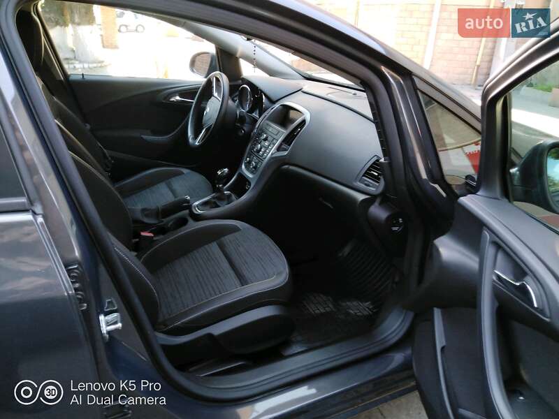 Универсал Opel Astra 2015 в Ивано-Франковске