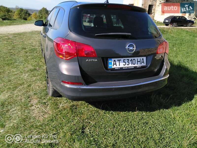 Универсал Opel Astra 2015 в Ивано-Франковске
