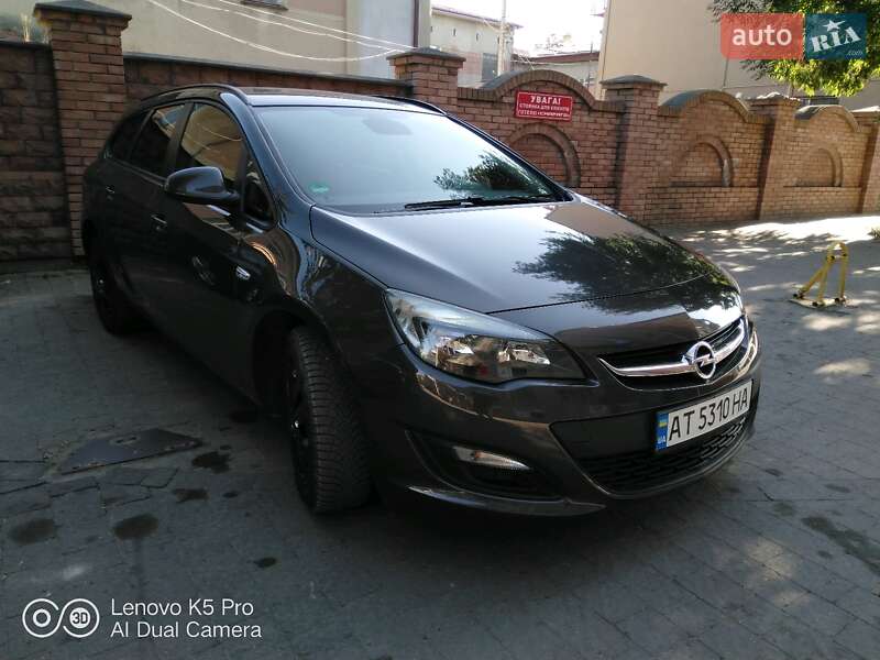 Универсал Opel Astra 2015 в Ивано-Франковске