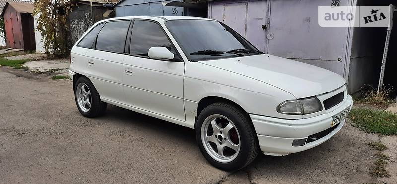 Хэтчбек Opel Astra 1995 в Черноморске