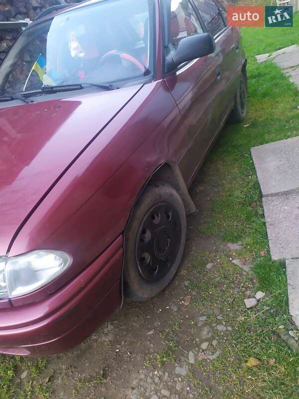 Седан Opel Astra 1992 в Сколе фото 4 Седан Opel Astra 1992 в Сколе