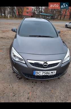 Універсал Opel Astra 2010 в Шептицькому