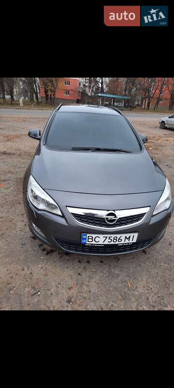 Універсал Opel Astra 2010 в Шептицькому