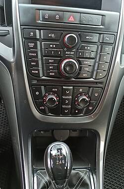 Седан Opel Astra 2012 в 