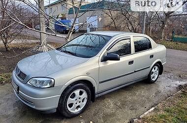 Седан Opel Astra 2006 в Подольске