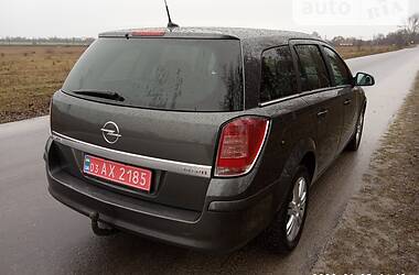 Универсал Opel Astra 2010 в Радивилове