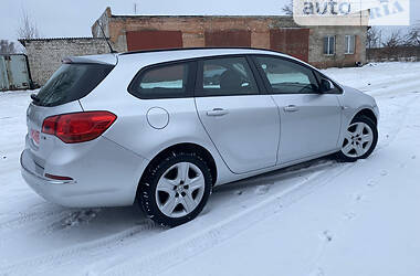 Универсал Opel Astra 2012 в Луцке