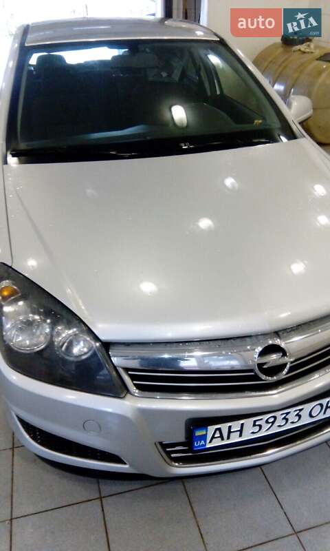 Opel Astra 2011