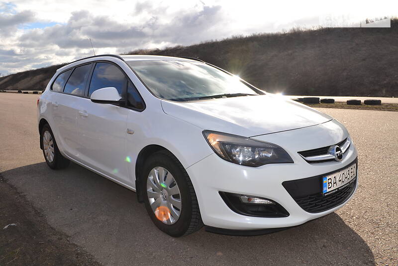 Универсал Opel Astra 2014 в Первомайске